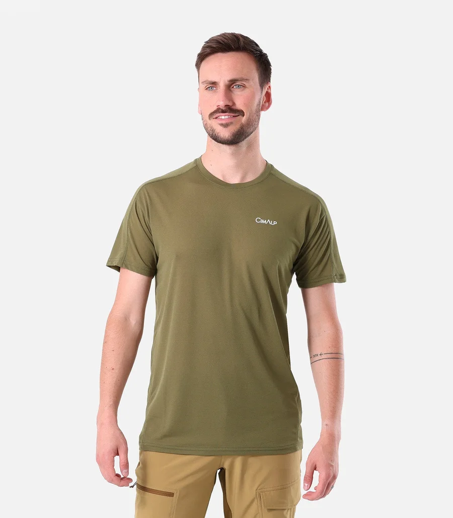 T-shirt de randonnée respirant Cimalp porté, vue de face