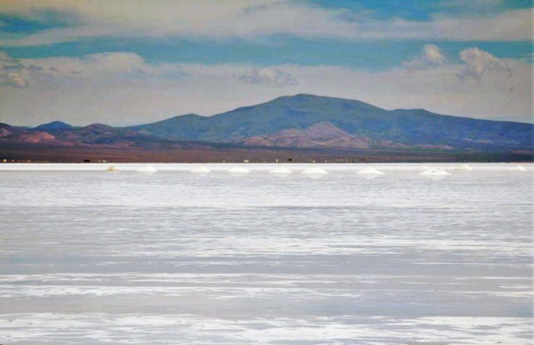 S’habiller pour le désert de sel de Salinas Grande en Argentine