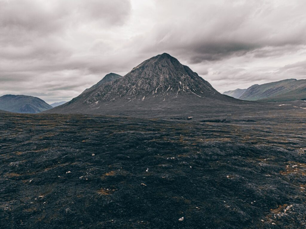 Le Buachaille Etive Mòr sous un ciel couvert, Highlands d'Écosse
